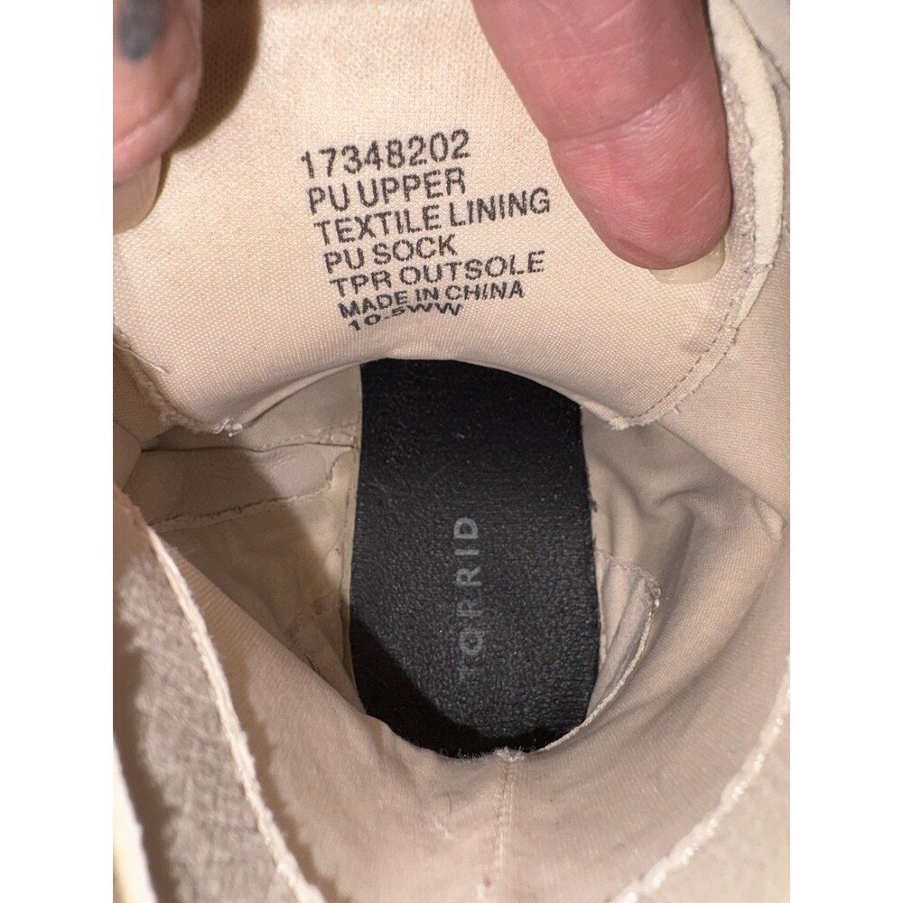 Torrid Mini Pouch Combat Boots Cream Black 10.5WW - Picture 6 of 8